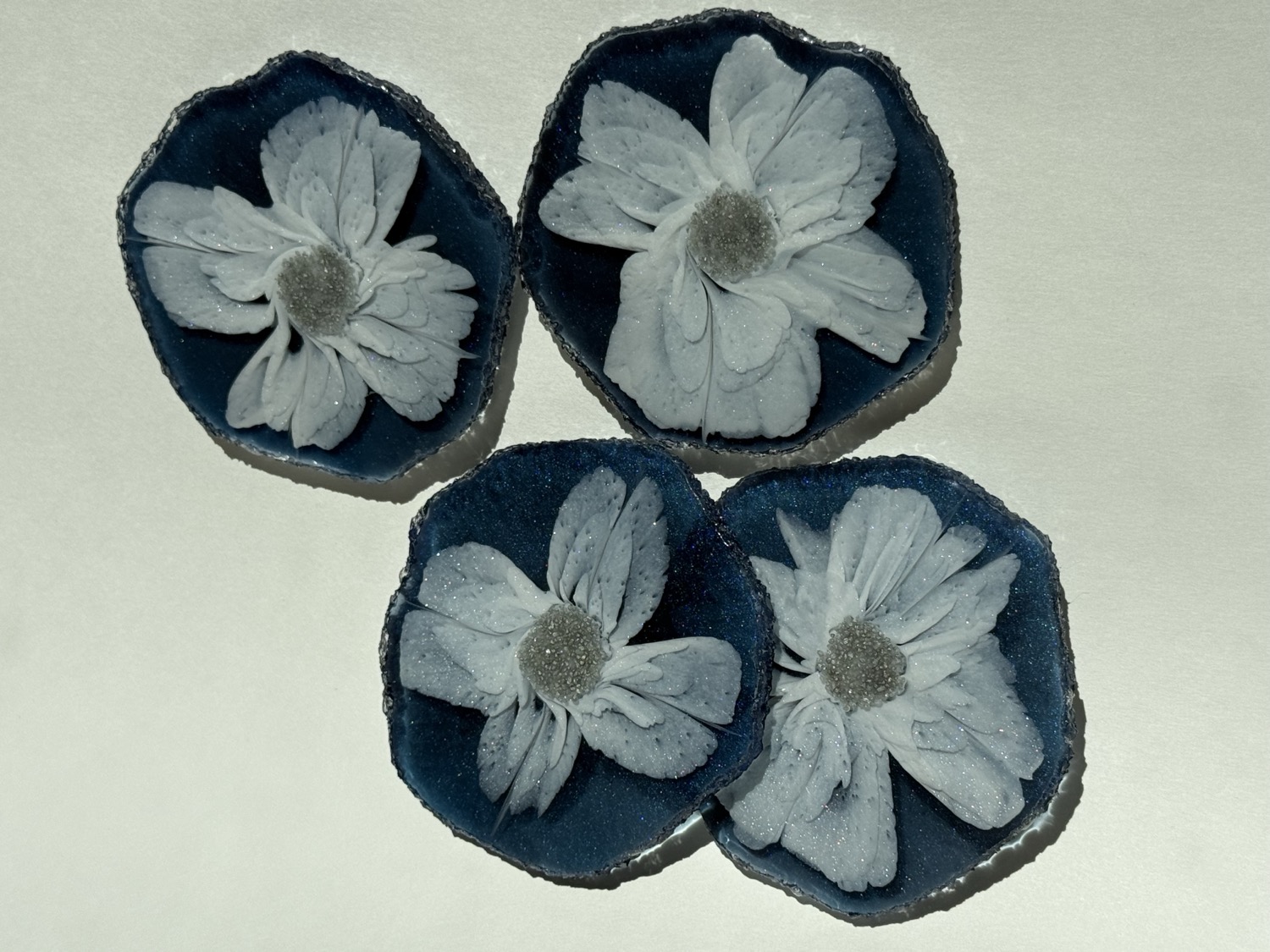 Navy blue daisy flower coaster set