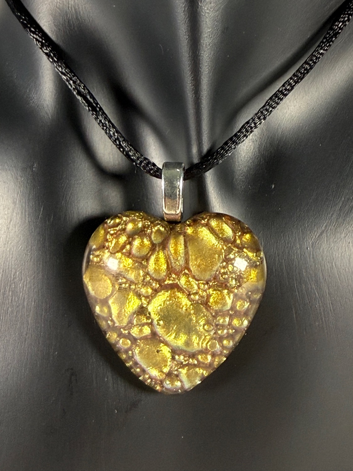 Gold bubble heart view 3
