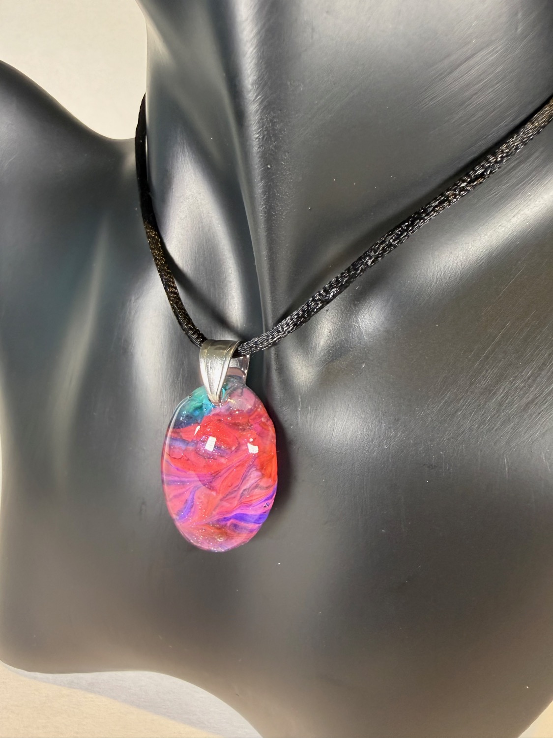 Crimson swirl oval view 3