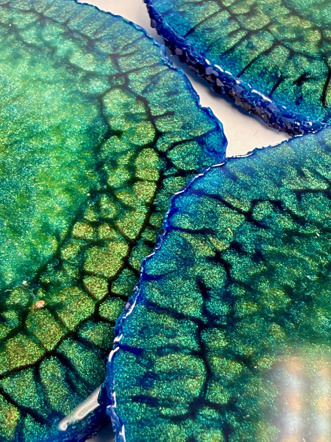 Teal Crackle Geode coasters edge detail